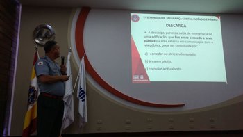 Seminário realizado no início do mês orientou a comunidade sobre a segurança contra incêndio e pânico alt