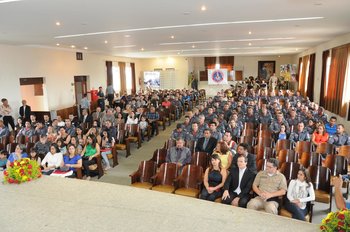 Solenidade reuniu militares e a comunidade alt