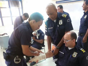 Bombeiros realiza treinamento com guardas municipal Bombeiros treinam guardas