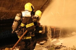Bombeiros realizam simulado de acidente com combustível em Governador Valadares