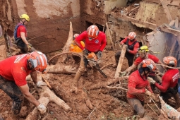 Chuvas voltam a castigar Minas e bombeiros recebem centenas de pedidos de socorro