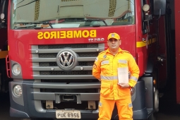 Militar do Corpo de Bombeiros escreve livro literário e incentiva a leitura no quartel