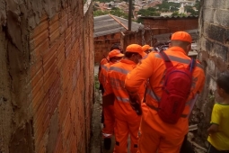 Bombeiros de Montes Claros orientam população de risco em virtude de chuva constante na região