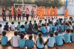 CBMMG retoma e amplia projeto Bombeiros nas Escolas