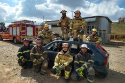 Bombeiros de Poços de Caldas treinam salvamento veicular