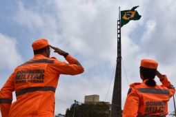 CBMMG realiza solenidade de troca da Bandeira Nacional