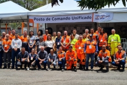 Militares do 12º BBM participam de simulado de rompimento de barragens da cidade de Três Marias.