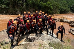 Bombeiros de Sete Lagoas treinam salvamento em águas rápidas, visando período chuvoso