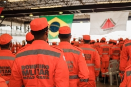 CBMMG promove passagem de comando conjunta do 1º COB