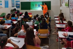7º Pelotão em Frutal inicia Projeto Bombeiros nas Escolas