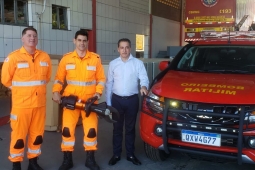 Bombeiros em Manhuaçu recebem viatura e equipamentos de emenda parlamentar