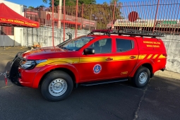 Bombeiros recebem caminhonete de combate a incêndio florestal