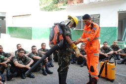 6º BBM treina brigada florestal, visando o período das queimadas