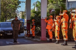 Corpo de Bombeiros recebe visita do General de Divisão Comandante da 4ª Região Militar