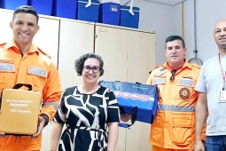 Entrega de materiais de APH para as atividades realizadas no Centro de Treinamento Profissional