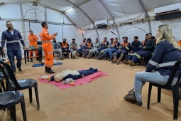 Bombeiros de Janaúba promovem curso de formação de brigada em empresa de energia solar