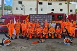 Bombeiros de Manhuaçu recebem equipamentos por meio de emenda parlamentar