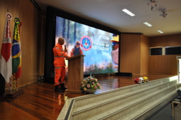 Corpo de Bombeiros de Minas Gerais apresenta estratégias contra incêndios para 2024
