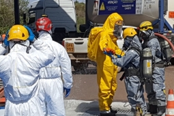 Bombeiros do Pelotão de Paracatu e do Bemad participam de simulado de emergência sobre vazamento de Cianeto
