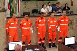 Bombeiros de Itaúna recebem Moção de Aplausos da Câmara Municipal por atuação em incêndio