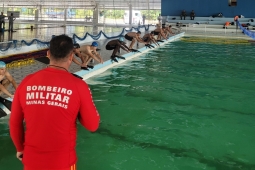 Bombeiros promovem Curso de Formação de Guarda-Vidas para militares da EPCAR