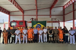 Bombeiros participam de capacitação e segurança nas águas de Três Marias