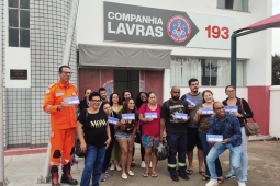 Distribuição de Cartões Humanitários é realizada na 2ª Cia BM de Lavras
