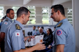 CBMMG lança 8ª edição da Revista Vigiles em solenidade na Academia de Bombeiros Militar
