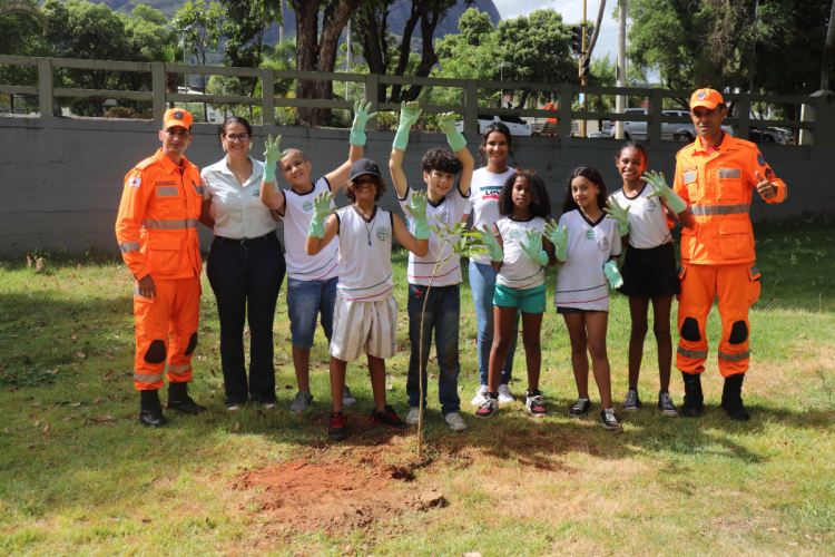 Bombeiros de Valadares participam de evento no dia Mundial da Água