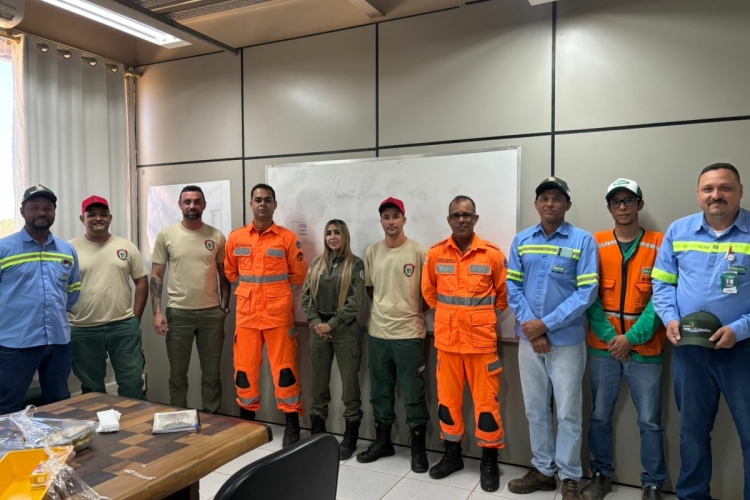 Bombeiros de Janaúba participam de reunião para enfrentamento ao período crítico de estiagem